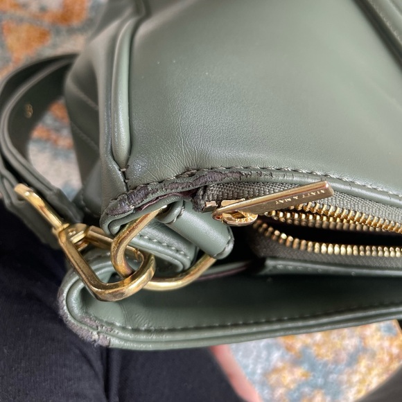 SOLD - Matt and Nat Evelyn Work Tote Crossbody - Picture 12 of 16